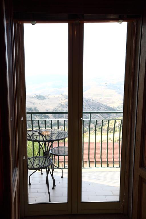 Casa Albergo La Terza Stella Agira Pokój zdjęcie